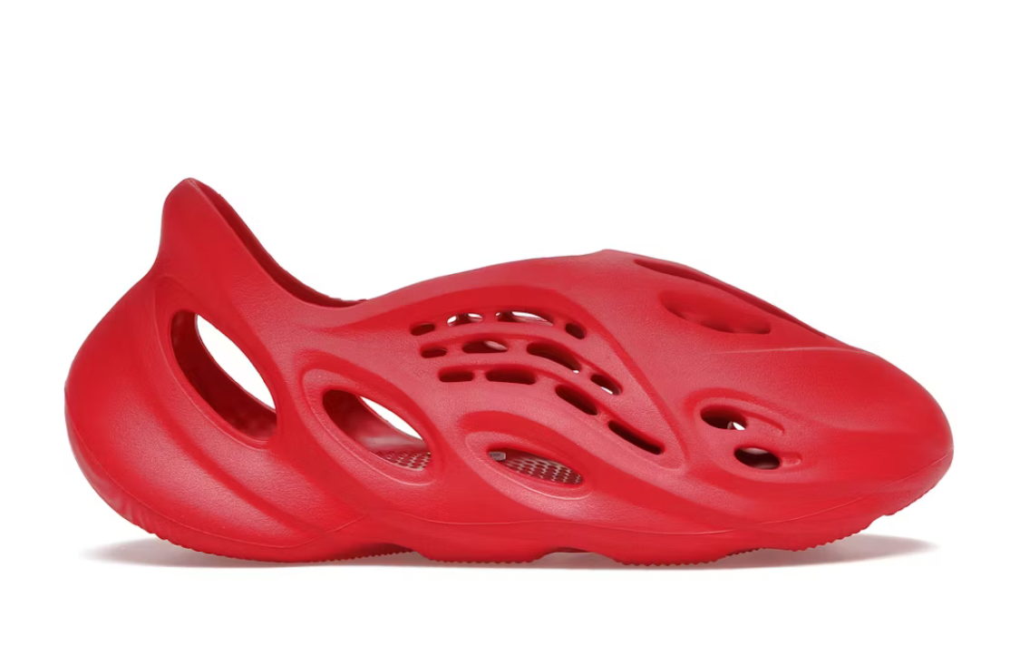 YEEZY FOAM RNNR VERMILLION