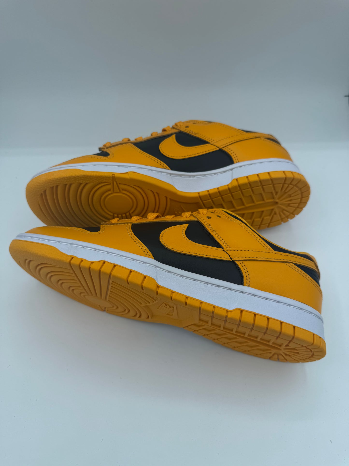 NIKE DUNK LOW GOLDEN ROD (SIZE 8) (USEDSHOE-133)