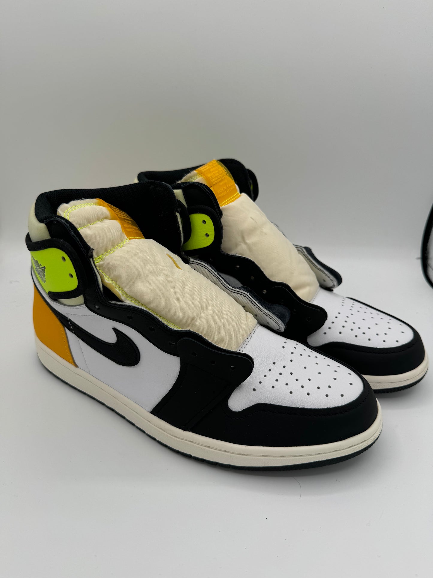 JORDAN 1 VOLT SIZE 11 (USEDSHOE-139)